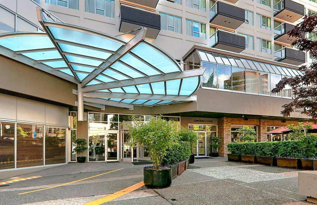 Best Western Premier Chateau Granville Hotel & Suites & Conference Centre-1
